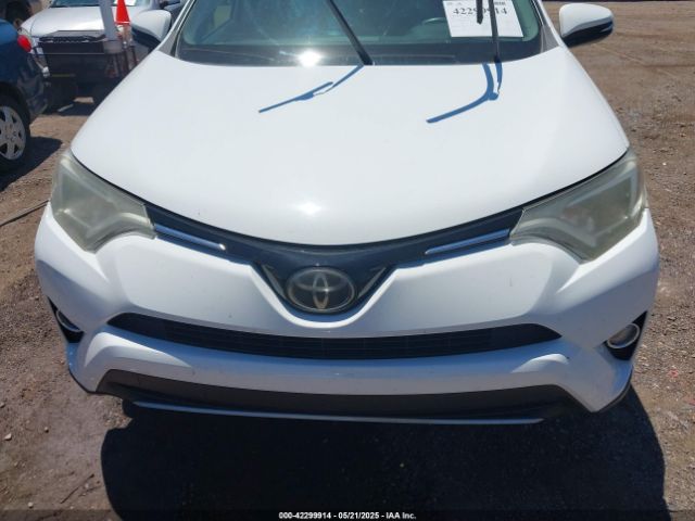 2T3WFREV8JW423617 Toyota Rav4 Xle