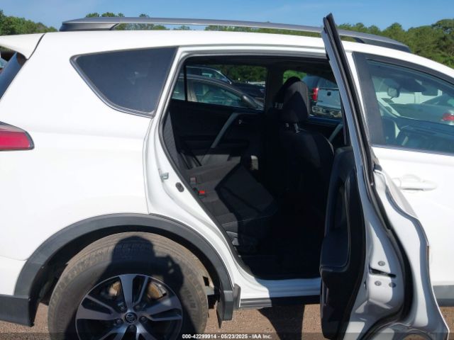 2T3WFREV8JW423617 Toyota Rav4 Xle