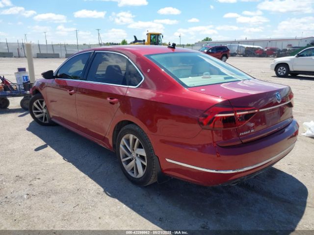 2018 VOLKSWAGEN PASSAT 1VWBA7A3XJC043393 Photo 2