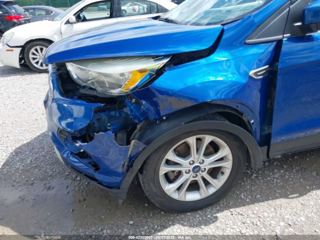 1FMCU9GD8HUA90786 Ford ESCAPE SE
