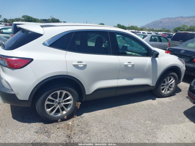 1FMCU9G61NUA61014 Ford ESCAPE SE
