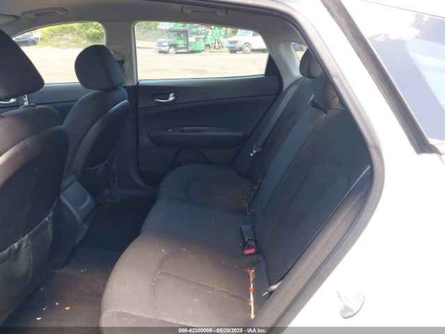 5XXGT4L32GG015594 KIA Optima Lx