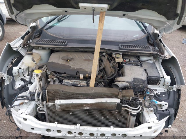 1FMCU9GD8JUB11948 Ford ESCAPE SE