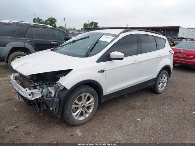 1FMCU9GD8JUB11948 Ford ESCAPE SE
