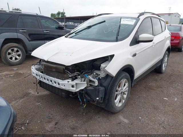1FMCU9GD8JUB11948 Ford ESCAPE SE