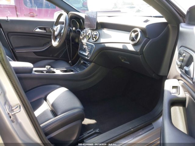 2018 MERCEDES-BENZ CLA 250 WDDSJ4EB9JN631508 Photo 4