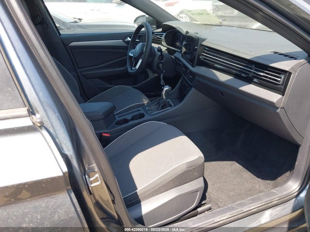 Продажа на аукционе авто 2025 Volkswagen Jetta 1.5t Sport, vin: 3VWBX7BU3SM052653, номер лота: 42300218