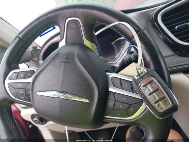 2021 CHRYSLER PACIFICA HYBRID 2C4RC1L7XMR599210 Photo 10