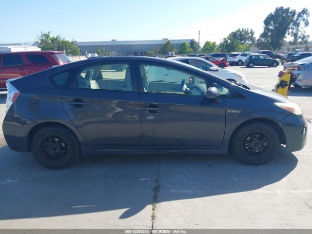 JTDKN3DUXE0383459 Toyota Prius Two