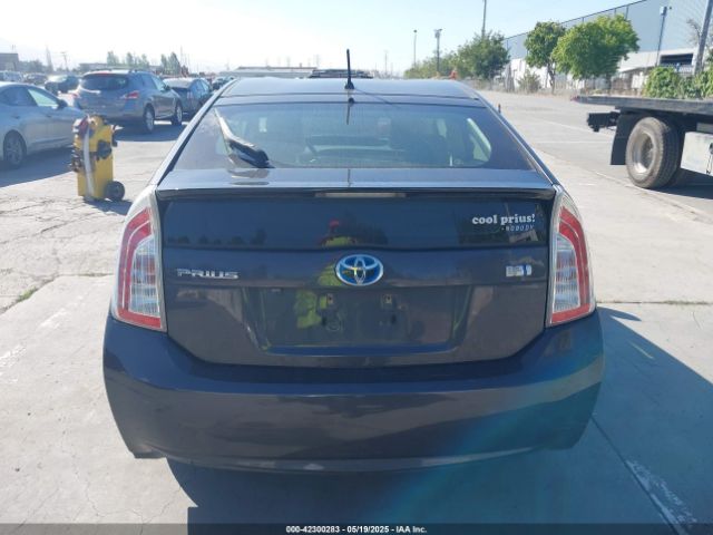 JTDKN3DUXE0383459 Toyota Prius Two