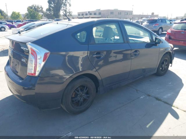 JTDKN3DUXE0383459 Toyota Prius Two