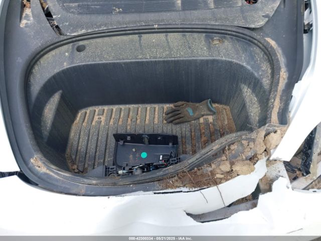 5YJ3E1EB9NF155394 Tesla 2022