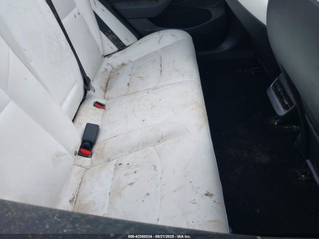 5YJ3E1EB9NF155394 Tesla 2022
