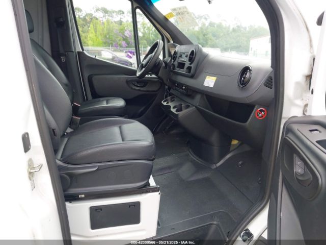 W1W40BHY0LT025205 Mercedes-Benz Sprinter 2500 Standard Roof I4