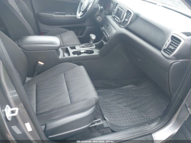KNDPMCAC0H7103628 KIA Sportage Lx