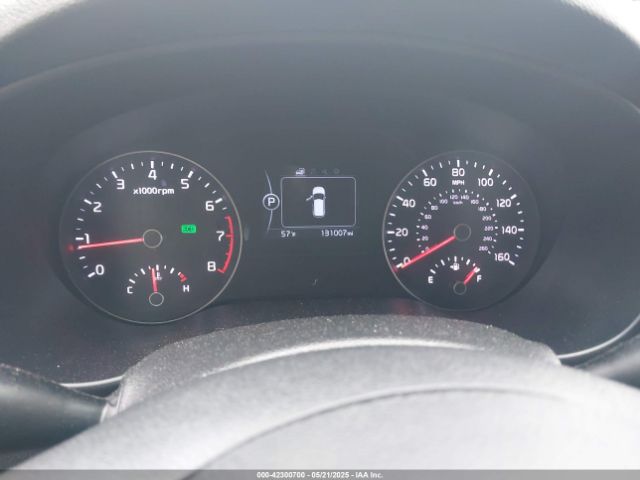 KNDPMCAC0H7103628 KIA Sportage Lx