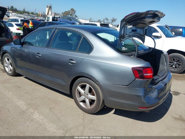 3VW267AJ7GM375315 Volkswagen Jetta 1.4t S