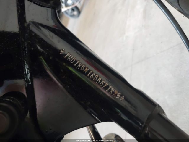 2011 HARLEY-DAVIDSON FLHX 1HD1KBM16BB671885 Photo 9