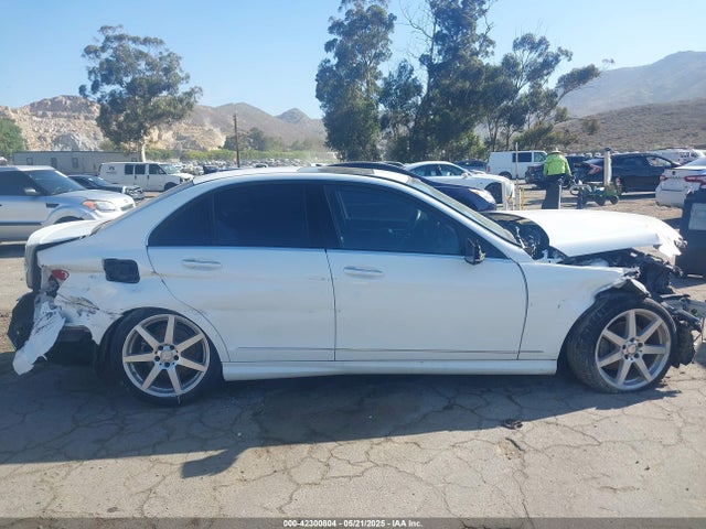 WDDGF4HB7EA958845 Mercedes-Benz C-Class