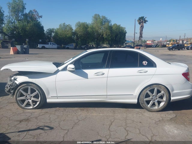 WDDGF4HB7EA958845 Mercedes-Benz C-Class