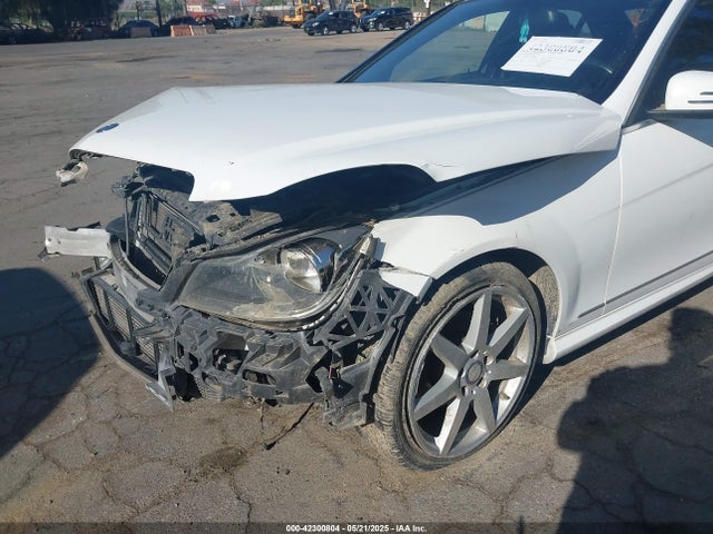 WDDGF4HB7EA958845 Mercedes-Benz C-Class