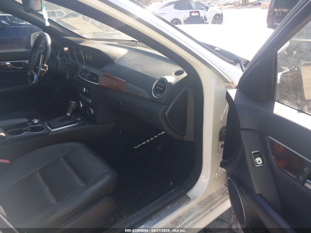 WDDGF4HB7EA958845 Mercedes-Benz C-Class