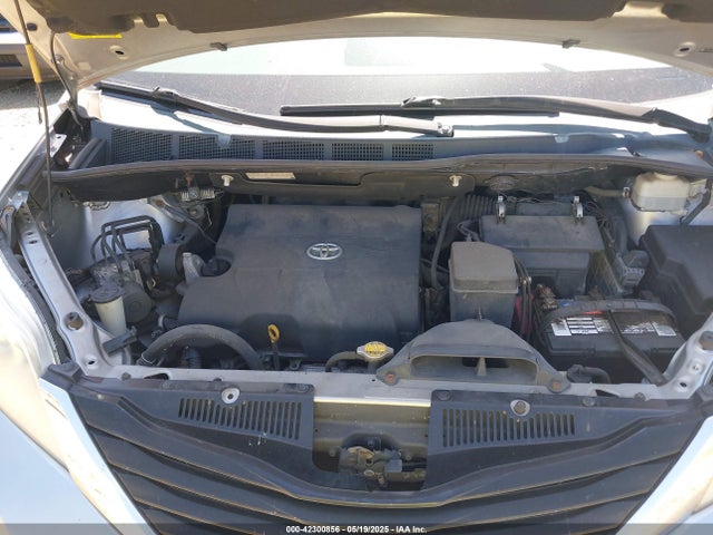 2012 Toyota Sienna Le V6 8 Passenger მანქანა იყიდება აუქციონზე, vin: 5TDKK3DC7CS224439, აუქციონის ნომერი: 42300856
