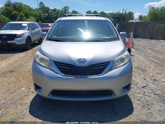2012 Toyota Sienna Le V6 8 Passenger მანქანა იყიდება აუქციონზე, vin: 5TDKK3DC7CS224439, აუქციონის ნომერი: 42300856