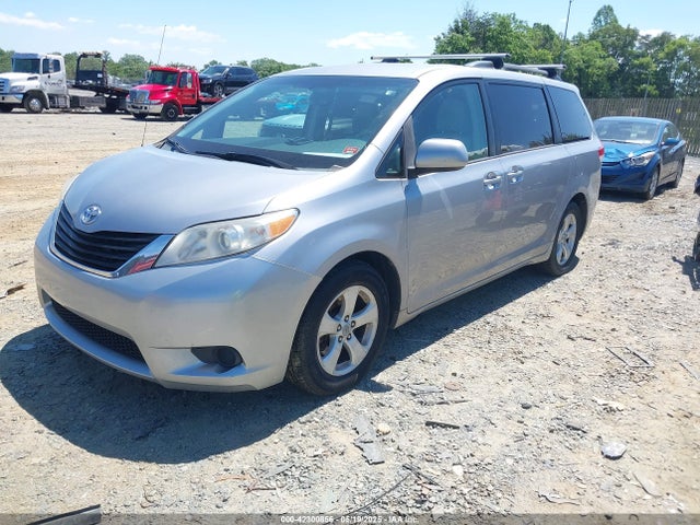 2012 Toyota Sienna Le V6 8 Passenger მანქანა იყიდება აუქციონზე, vin: 5TDKK3DC7CS224439, აუქციონის ნომერი: 42300856