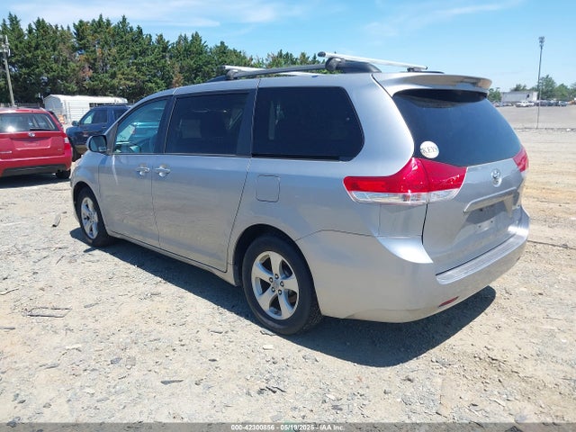 2012 Toyota Sienna Le V6 8 Passenger მანქანა იყიდება აუქციონზე, vin: 5TDKK3DC7CS224439, აუქციონის ნომერი: 42300856
