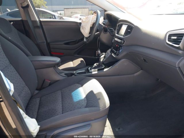 2019 HYUNDAI IONIQ HYBRID KMHC65LC0KU179940 Photo 4