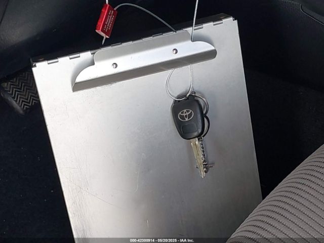 JTMWFREV6EJ015637 Toyota Rav4 Xle