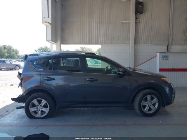 JTMWFREV6EJ015637 Toyota Rav4 Xle