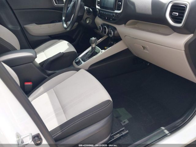 2022 HYUNDAI VENUE KMHRC8A35NU158934 Photo 4