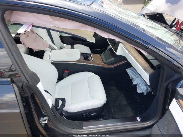 2025 TESLA MODEL S 5YJSA1E51SF548612 Photo 4