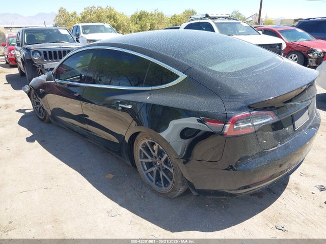 2019 TESLA MODEL 3 5YJ3E1EA8KF395829 Photo 2