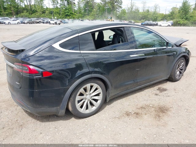 2017 TESLA MODEL X 5YJXCAE2XHF048494 Photo 3