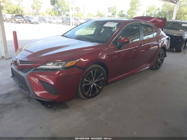 4T1B11HK1JU663035 Toyota CAMRY SE