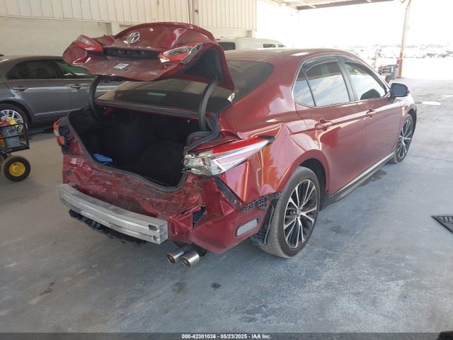4T1B11HK1JU663035 Toyota CAMRY SE