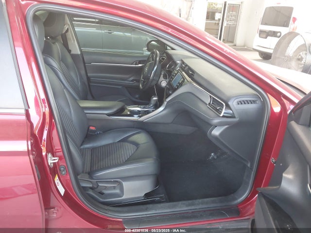 4T1B11HK1JU663035 Toyota CAMRY SE