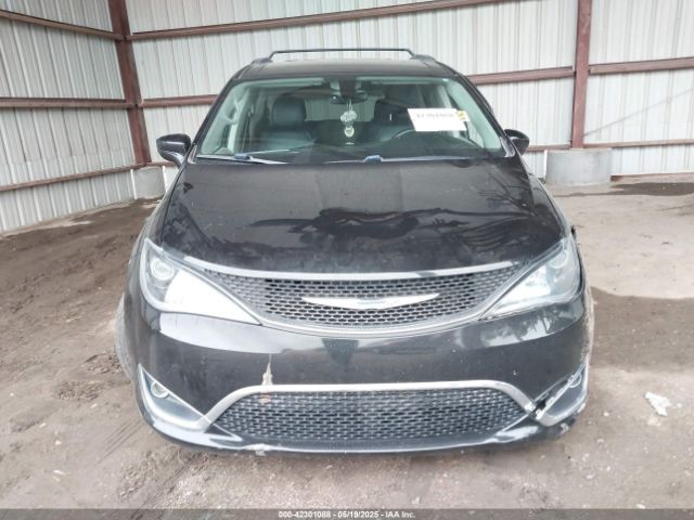 2C4RC1BG8JR211405 Chrysler Pacifica Touring L