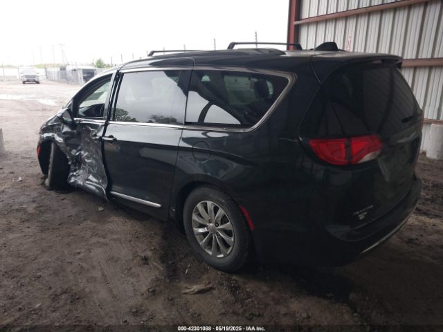 2C4RC1BG8JR211405 Chrysler Pacifica Touring L