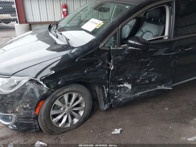 2C4RC1BG8JR211405 Chrysler Pacifica Touring L