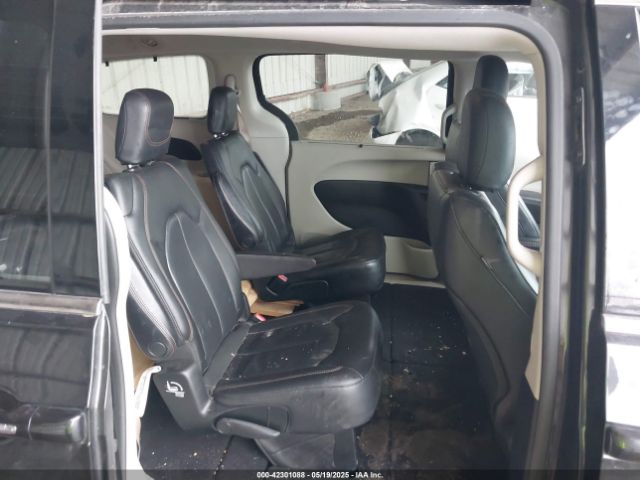 2C4RC1BG8JR211405 Chrysler Pacifica Touring L