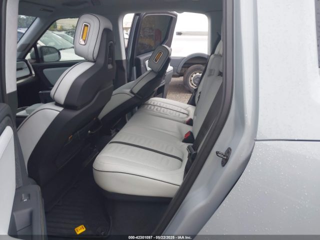2023 RIVIAN R1T 7FCTGBAAXPN029332 Photo 7