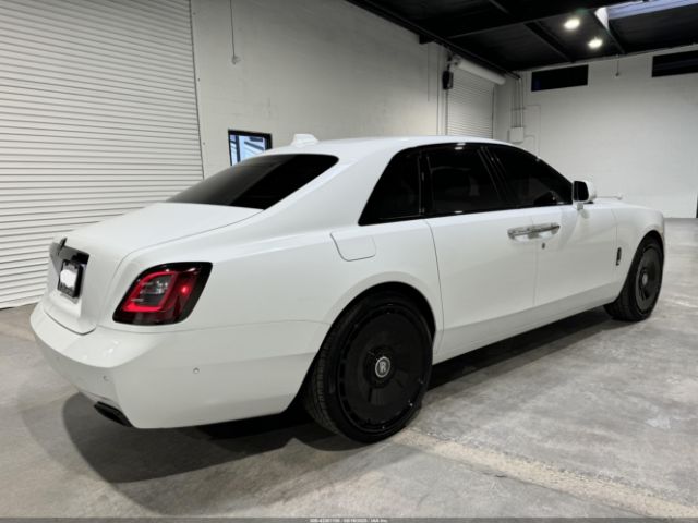 SCATD6C09NU209759 Rolls-Royce Ghost Black Badge