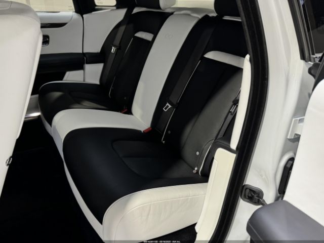 SCATD6C09NU209759 Rolls-Royce Ghost Black Badge