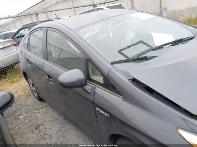 JTDKN3DUXF1983958 Toyota Prius Three
