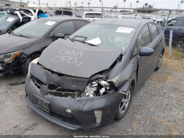 JTDKN3DUXF1983958 Toyota Prius Three
