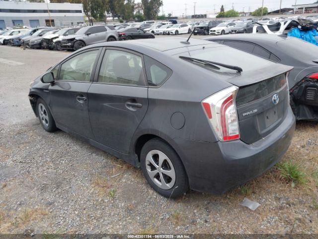 JTDKN3DUXF1983958 Toyota Prius Three
